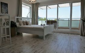 Charmful New Flat With Hill View